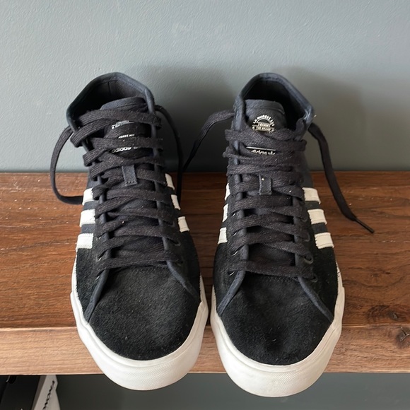 Men’s high top Adidas sneakers - Picture 1 of 5